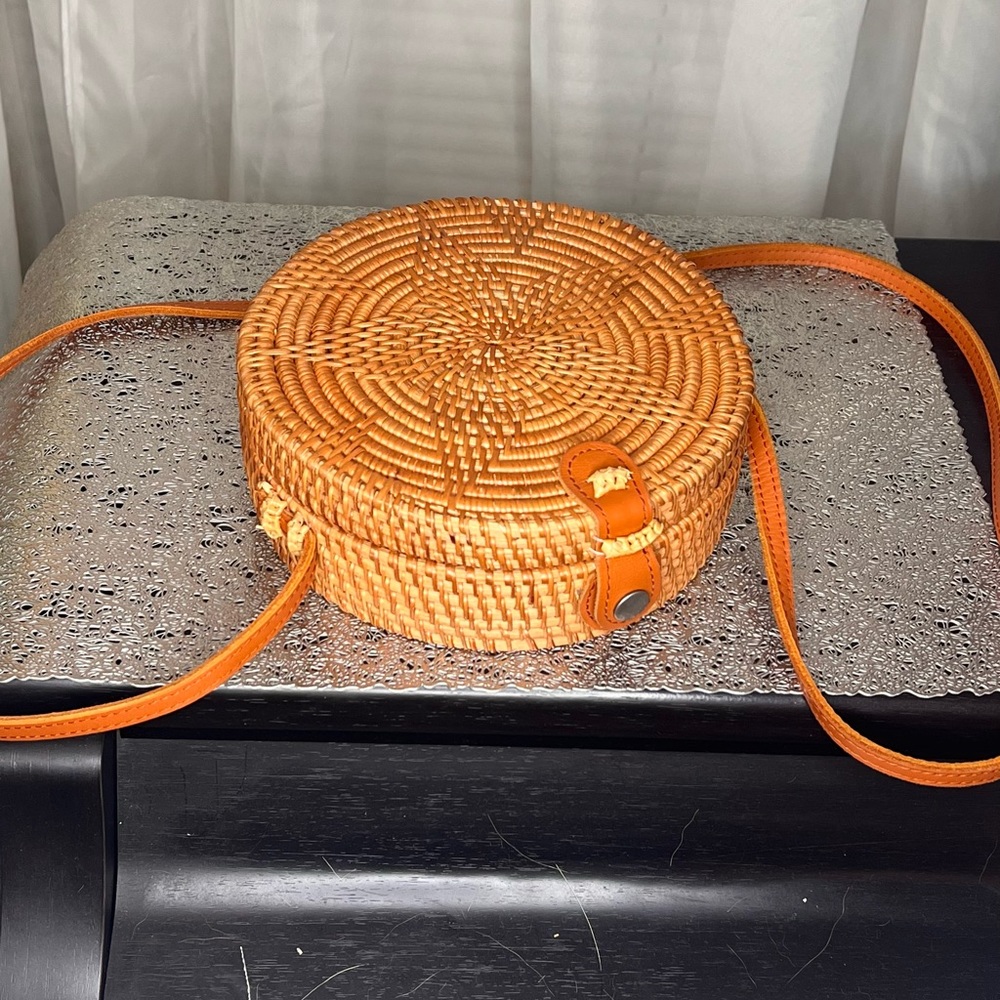 Rattan round cross body purse